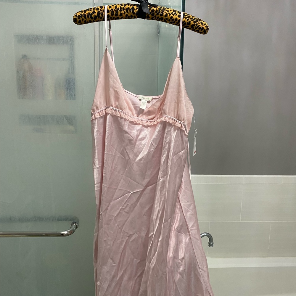 NWT Vera Wang Nightgown